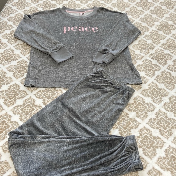 NEW PAJAMA SET - Picture 1 of 1